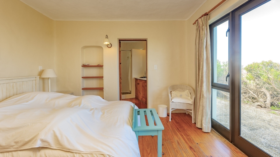 6 Bedroom Property for Sale in Suiderstrand Western Cape